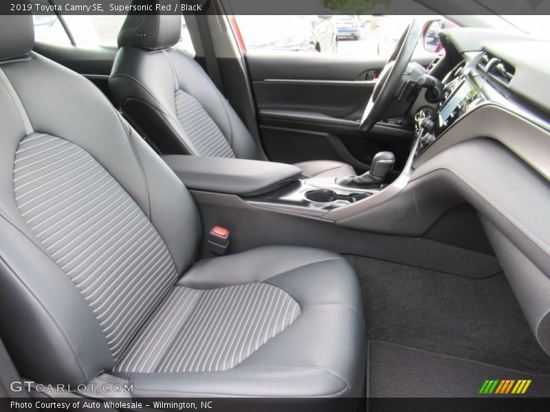 Supersonic Red / Black 2019 Toyota Camry SE