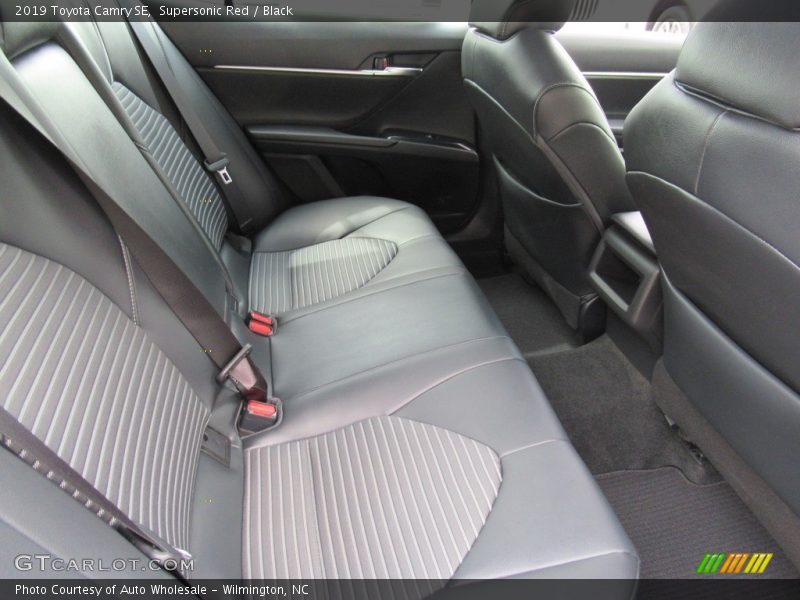 Supersonic Red / Black 2019 Toyota Camry SE