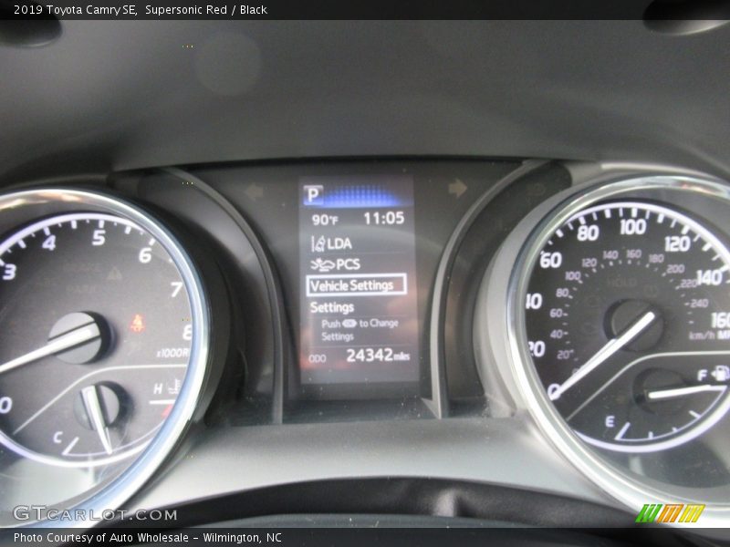 Supersonic Red / Black 2019 Toyota Camry SE