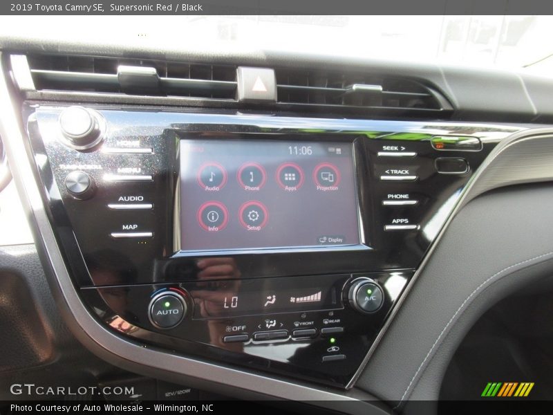 Supersonic Red / Black 2019 Toyota Camry SE