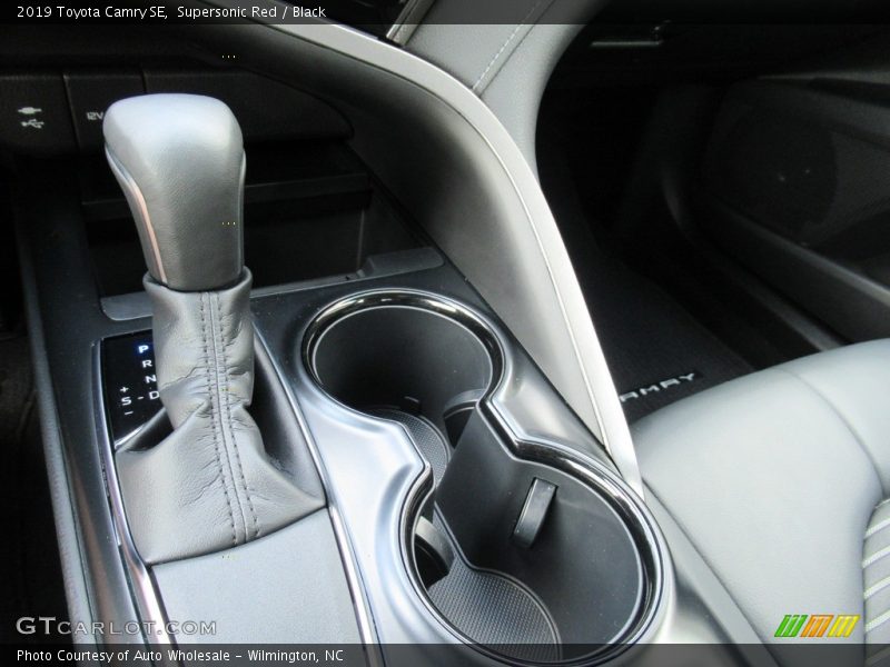 Supersonic Red / Black 2019 Toyota Camry SE