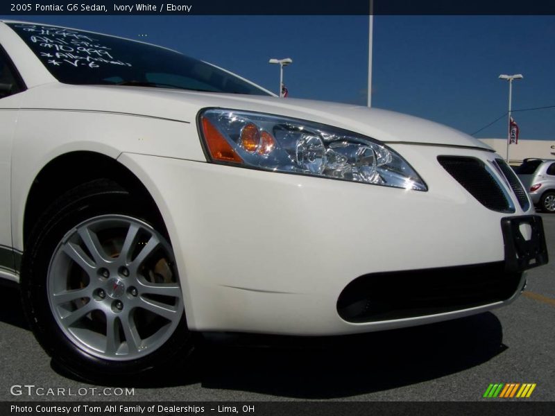 Ivory White / Ebony 2005 Pontiac G6 Sedan