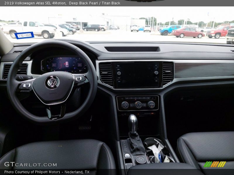 Deep Black Pearl / Titan Black 2019 Volkswagen Atlas SEL 4Motion