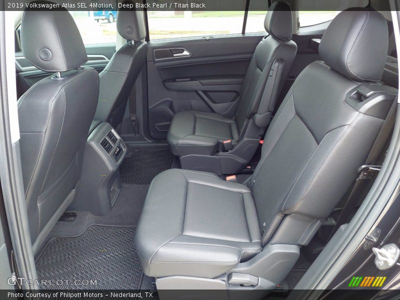 Deep Black Pearl / Titan Black 2019 Volkswagen Atlas SEL 4Motion