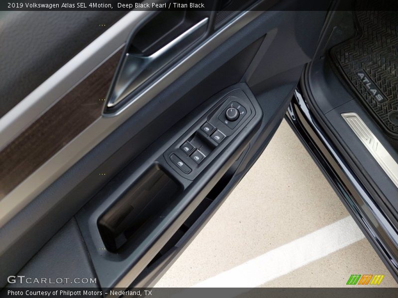 Deep Black Pearl / Titan Black 2019 Volkswagen Atlas SEL 4Motion