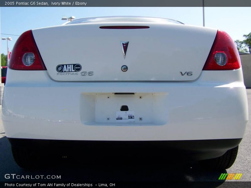 Ivory White / Ebony 2005 Pontiac G6 Sedan