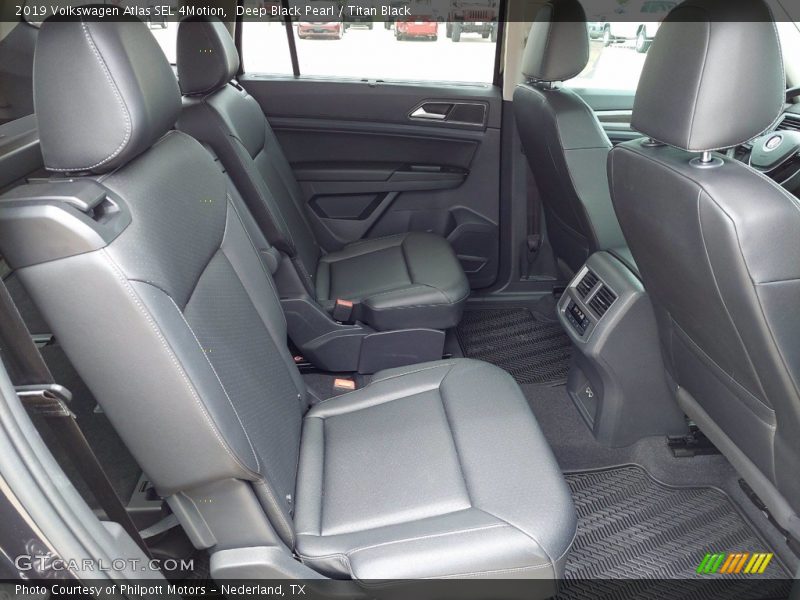 Deep Black Pearl / Titan Black 2019 Volkswagen Atlas SEL 4Motion