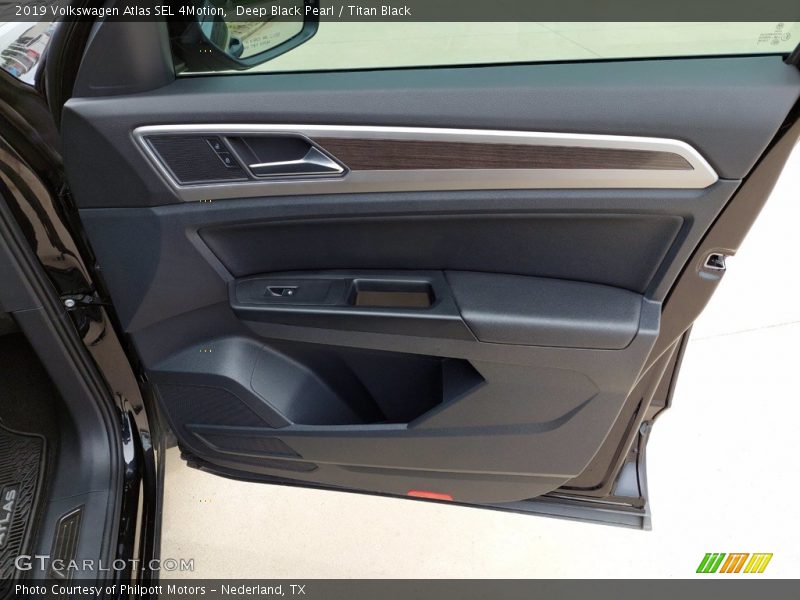 Deep Black Pearl / Titan Black 2019 Volkswagen Atlas SEL 4Motion