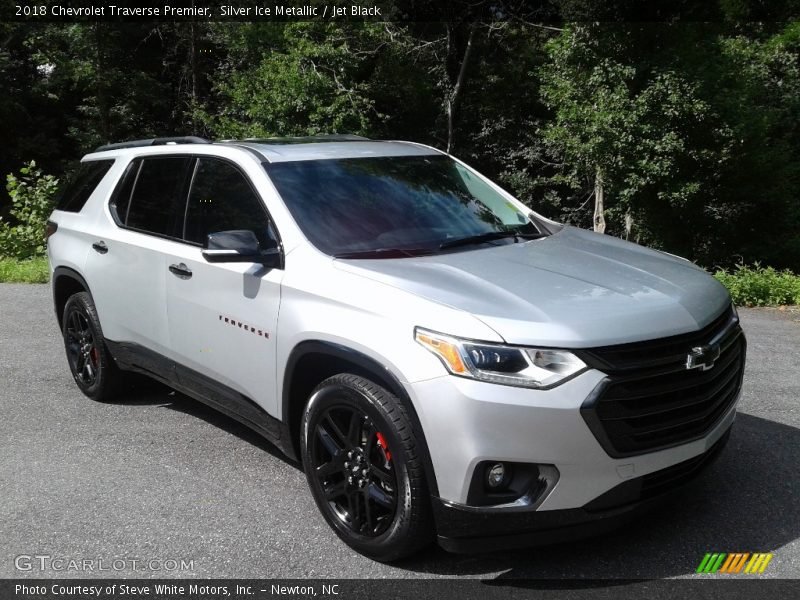 Front 3/4 View of 2018 Traverse Premier