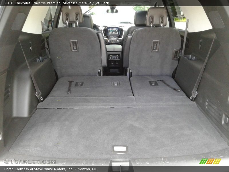  2018 Traverse Premier Trunk