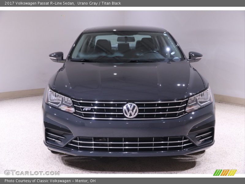 Urano Gray / Titan Black 2017 Volkswagen Passat R-Line Sedan