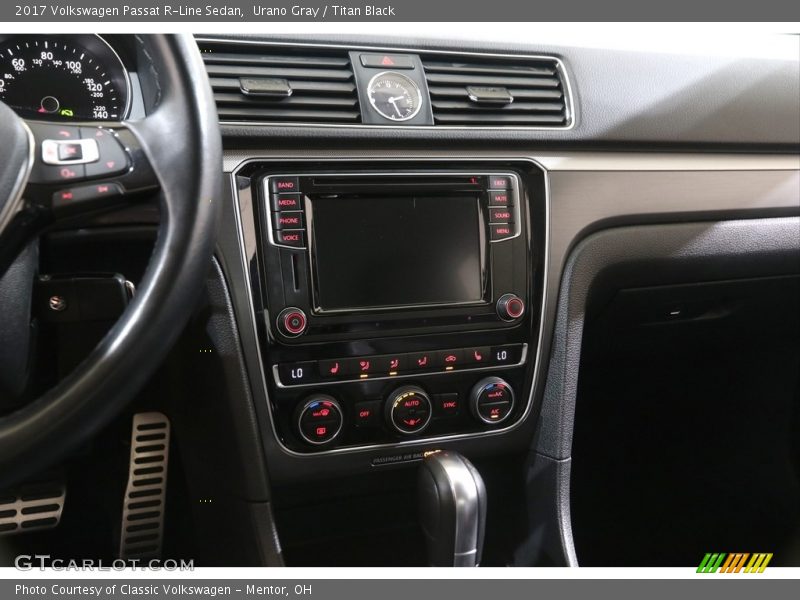 Urano Gray / Titan Black 2017 Volkswagen Passat R-Line Sedan