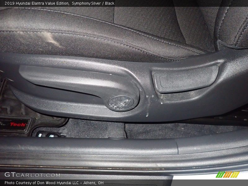 Symphony Silver / Black 2019 Hyundai Elantra Value Edition