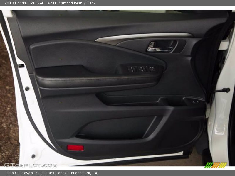 White Diamond Pearl / Black 2018 Honda Pilot EX-L