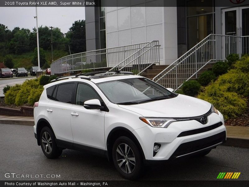 Super White / Black 2018 Toyota RAV4 XLE AWD