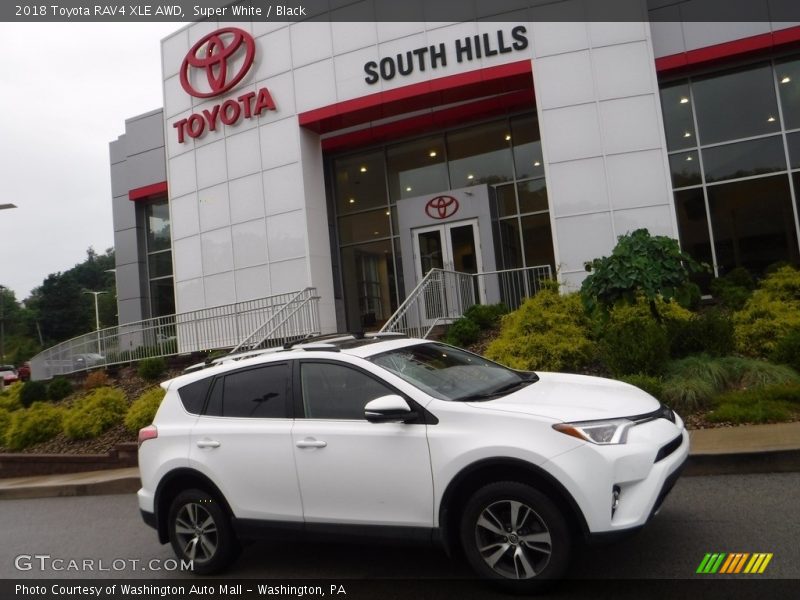 Super White / Black 2018 Toyota RAV4 XLE AWD