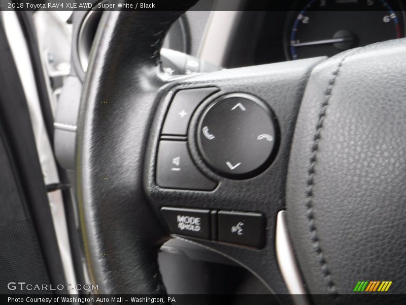 Super White / Black 2018 Toyota RAV4 XLE AWD