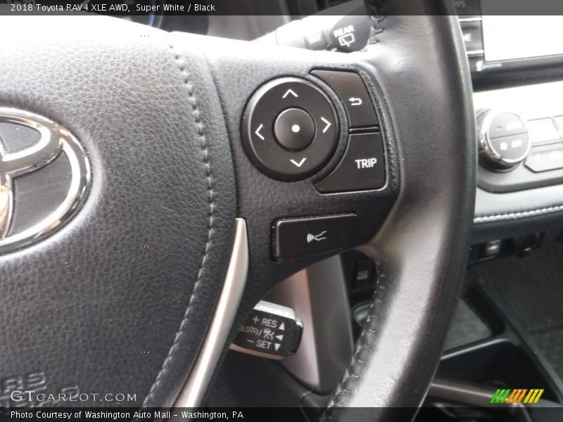 Super White / Black 2018 Toyota RAV4 XLE AWD