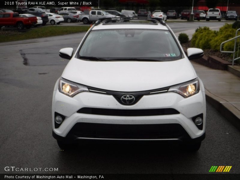 Super White / Black 2018 Toyota RAV4 XLE AWD