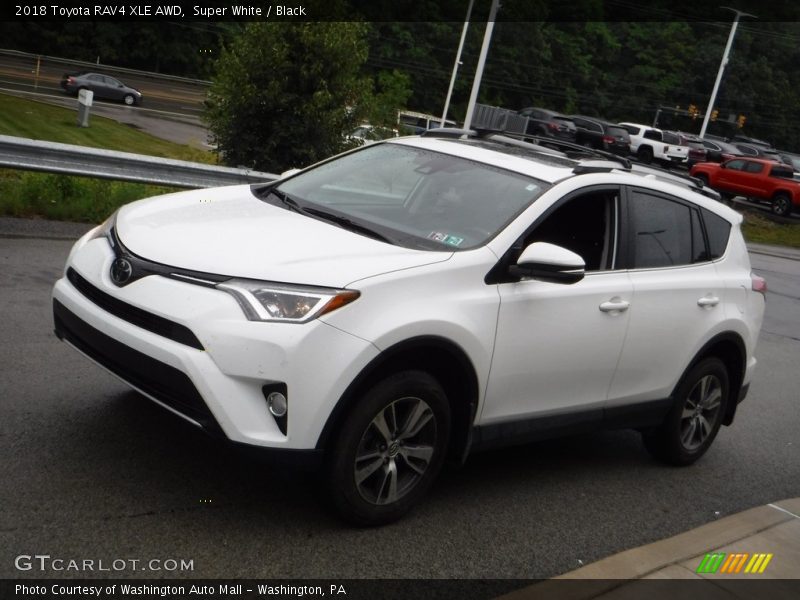 Super White / Black 2018 Toyota RAV4 XLE AWD
