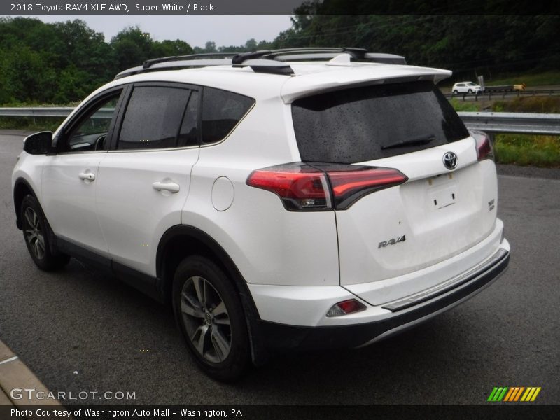 Super White / Black 2018 Toyota RAV4 XLE AWD