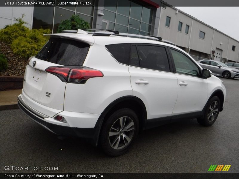 Super White / Black 2018 Toyota RAV4 XLE AWD