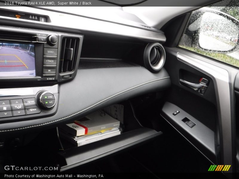 Super White / Black 2018 Toyota RAV4 XLE AWD