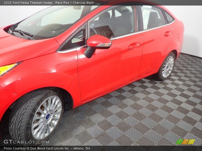 Race Red / Charcoal Black 2015 Ford Fiesta Titanium Sedan