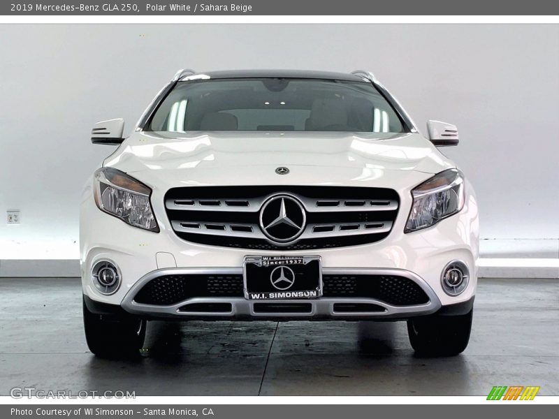 Polar White / Sahara Beige 2019 Mercedes-Benz GLA 250