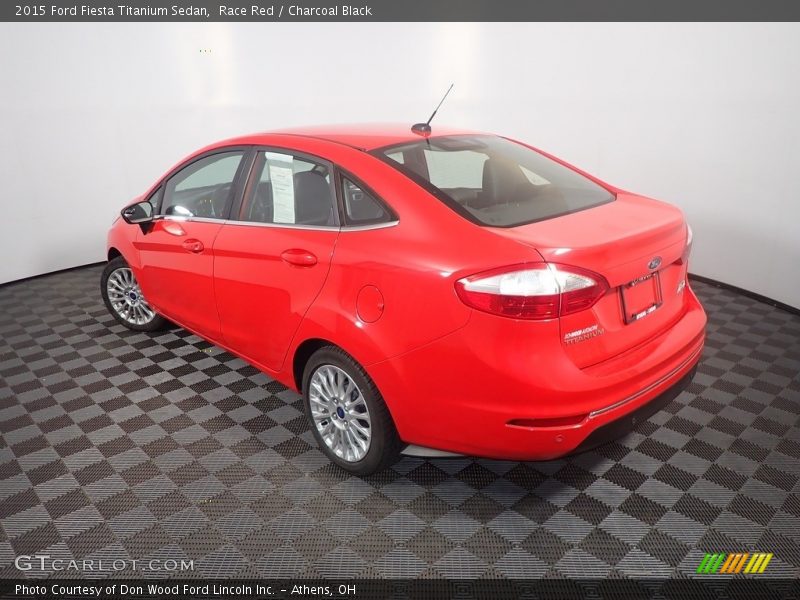 Race Red / Charcoal Black 2015 Ford Fiesta Titanium Sedan