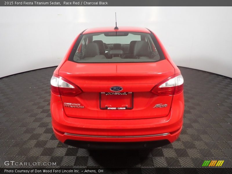 Race Red / Charcoal Black 2015 Ford Fiesta Titanium Sedan
