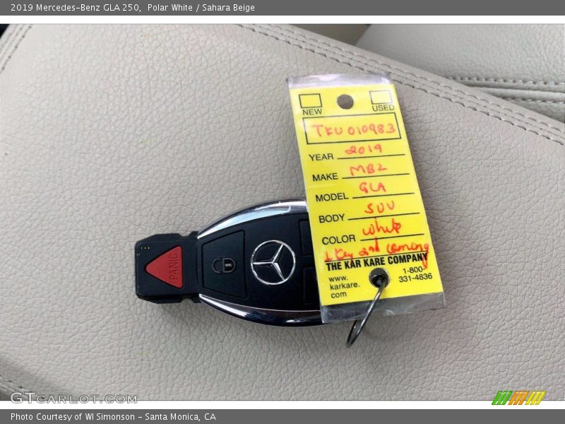 Polar White / Sahara Beige 2019 Mercedes-Benz GLA 250