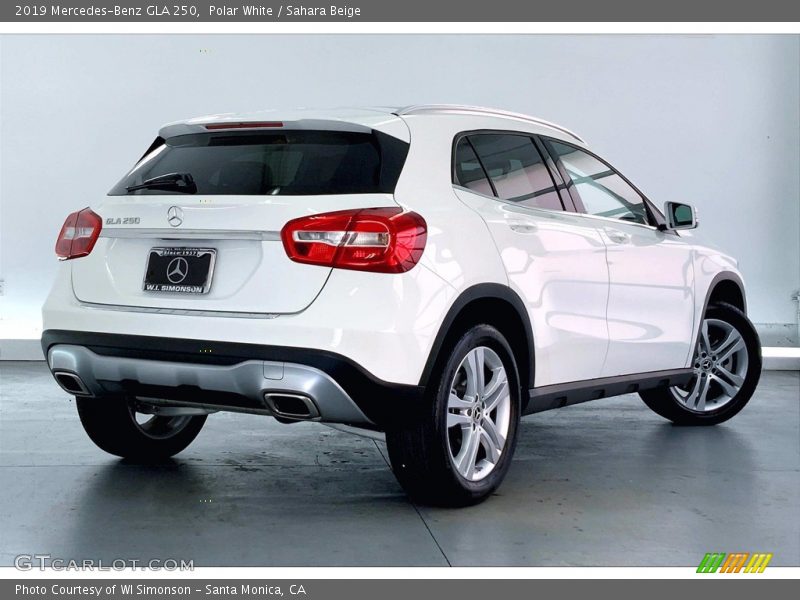Polar White / Sahara Beige 2019 Mercedes-Benz GLA 250
