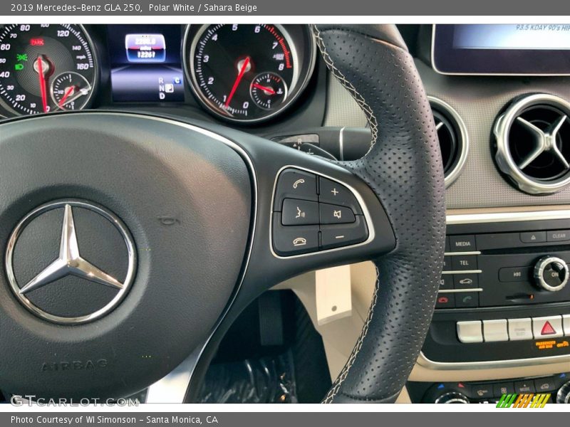 Polar White / Sahara Beige 2019 Mercedes-Benz GLA 250