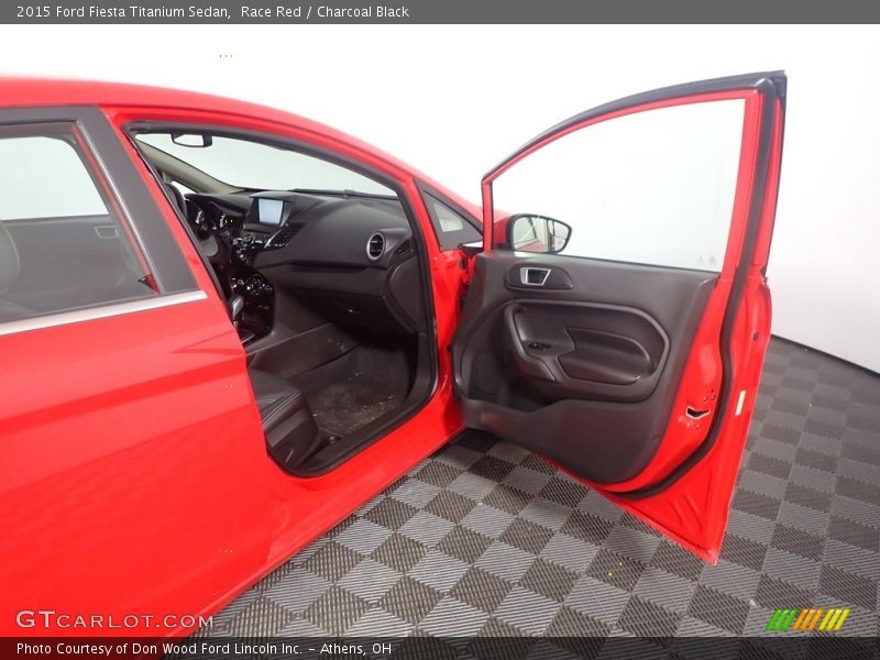 Race Red / Charcoal Black 2015 Ford Fiesta Titanium Sedan