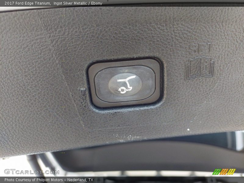 Ingot Silver Metallic / Ebony 2017 Ford Edge Titanium