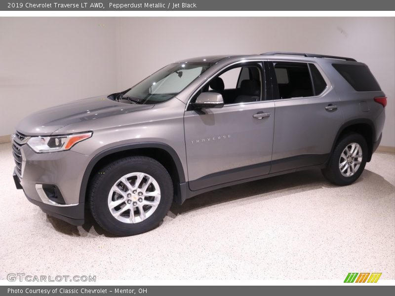 Pepperdust Metallic / Jet Black 2019 Chevrolet Traverse LT AWD