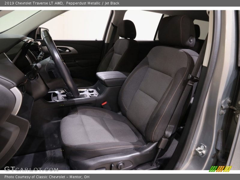 Pepperdust Metallic / Jet Black 2019 Chevrolet Traverse LT AWD