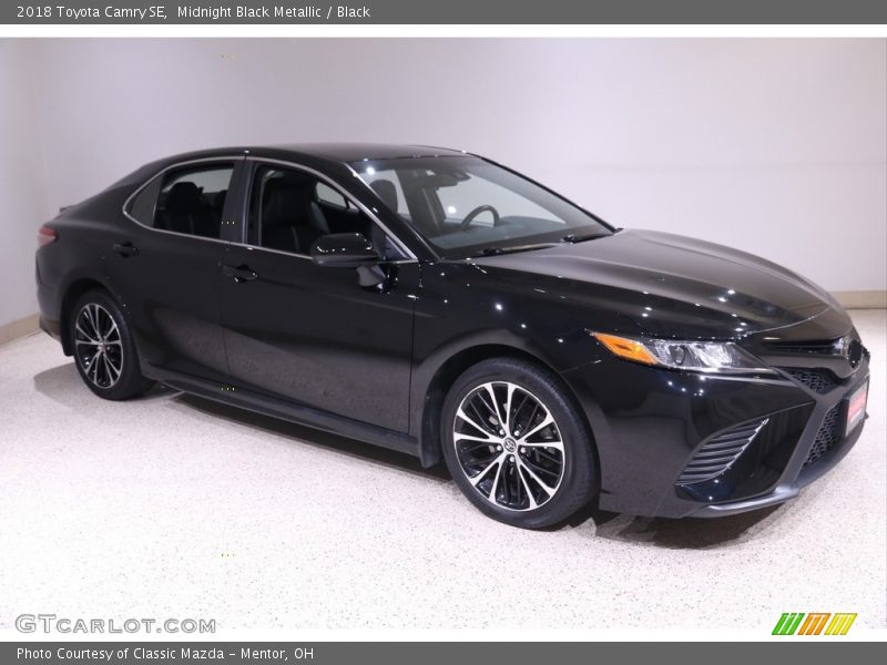 Midnight Black Metallic / Black 2018 Toyota Camry SE