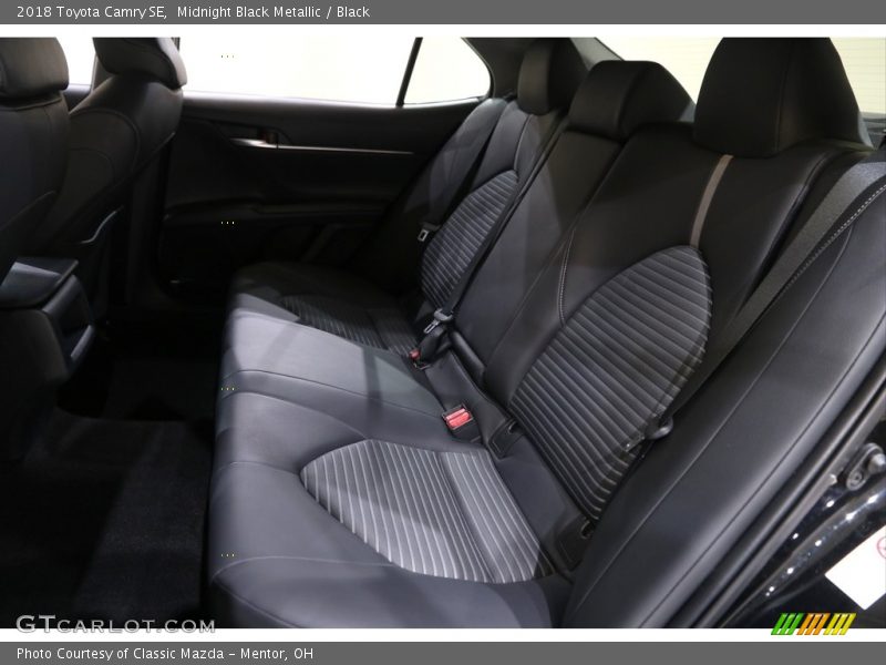 Midnight Black Metallic / Black 2018 Toyota Camry SE