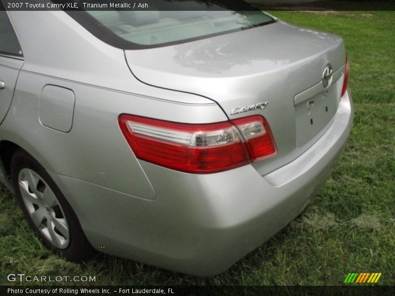 Titanium Metallic / Ash 2007 Toyota Camry XLE