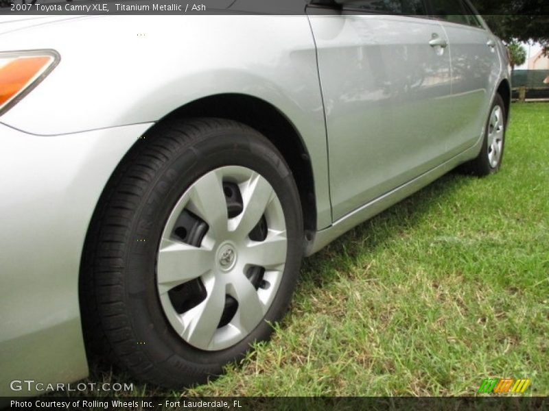 Titanium Metallic / Ash 2007 Toyota Camry XLE