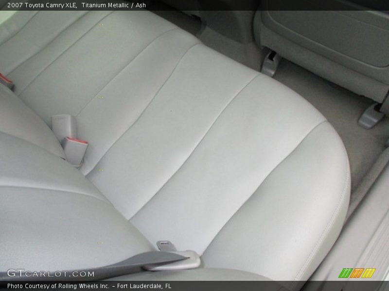 Titanium Metallic / Ash 2007 Toyota Camry XLE