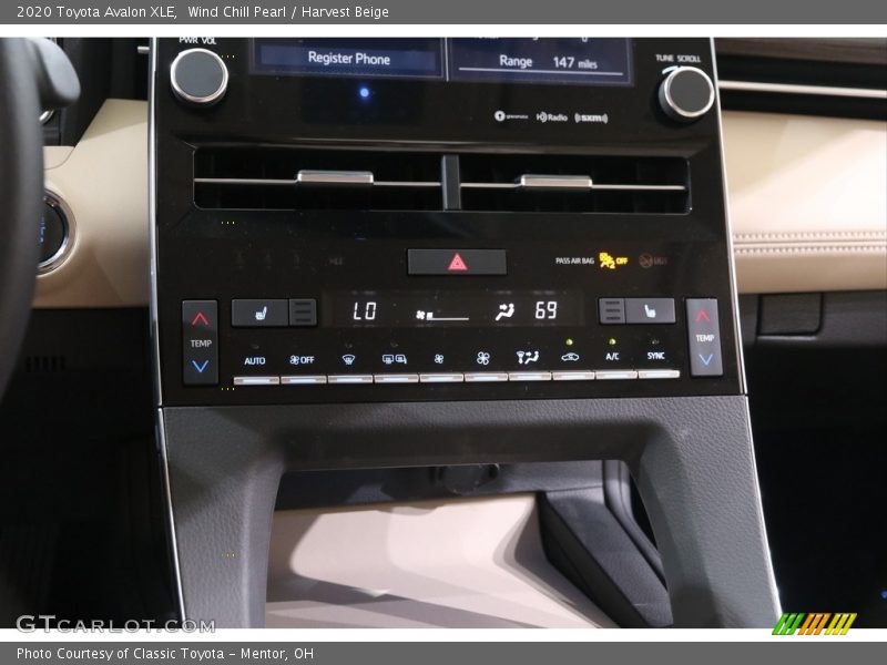 Wind Chill Pearl / Harvest Beige 2020 Toyota Avalon XLE