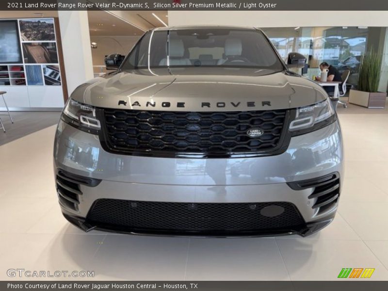 Silicon Silver Premium Metallic / Light Oyster 2021 Land Rover Range Rover Velar R-Dynamic S