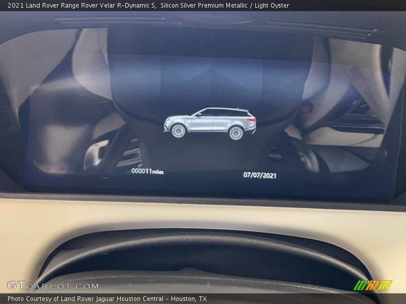 Silicon Silver Premium Metallic / Light Oyster 2021 Land Rover Range Rover Velar R-Dynamic S