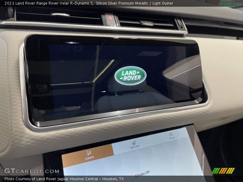Silicon Silver Premium Metallic / Light Oyster 2021 Land Rover Range Rover Velar R-Dynamic S