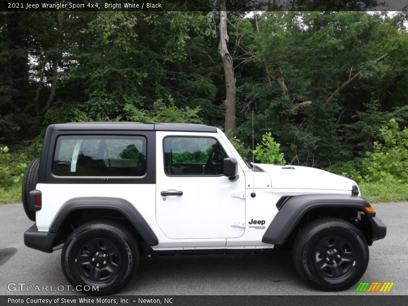 Bright White / Black 2021 Jeep Wrangler Sport 4x4