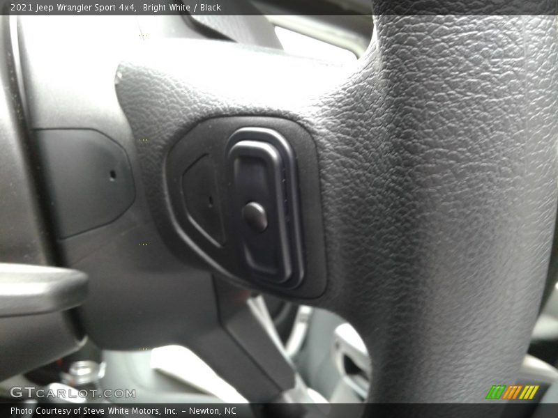 Bright White / Black 2021 Jeep Wrangler Sport 4x4