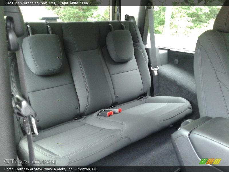 Bright White / Black 2021 Jeep Wrangler Sport 4x4